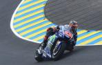 Viñales aprovecha un error de Rossi para ganar y recuperar el liderato en Le Mans