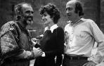 Sean Connery, Audrey Hepburn y el director Richard Lester durante el rodaje de Robin y Marian.