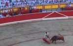 Cayetano, recibido con aplausos en su debut en Pamplona