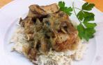 Pavo strogonoff con arroz blanco