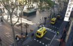 Varios heridos en un atropello masivo por una furgoneta en las Ramblas de Barcelona
