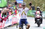 Denifl asalta Los Machucos con un Contador valiente y un Nibali lanzado