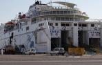 Muere un magrebí al intentar viajar como polizón en un barco desde Melilla