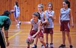 Gigantes | Jóvenes que practican baloncesto en Navarra