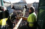 Una multitudinaria quema del Volatín en Tudela recuerda al joven fallecido en 2017