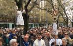 La lluvia cesa en Pamplona para recibir al Ángel de Aralar