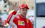Vettel bate a Hamilton y logra la pole en Bakú; Alonso saldrá el 13º
