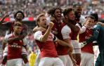 Monreal y Azpilicueta, titulares en una Supercopa inglesa que se lleva el Arsenal