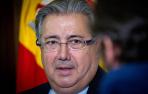Zoido recuerda que la sentencia de 'La Manada' "no es firme" y pide el "máximo respaldo" a la víctima