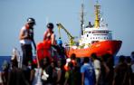 Valencia se ofrece a acoger el barco con refugiados que ha rechazado Italia