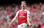 Monreal ayuda con su gol a la victoria del Arsenal