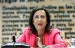 Robles garantiza que el Gobierno no dejará "en la estacada" a Navantia
