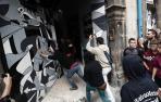 'Kalejira' en protesta por el el desalojo del gaztetxe 'Maravillas' y reokupación del edificio