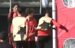 Ramos se enfada con un canterano por un golpe y le pega dos balonazos
