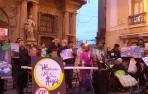 Concentración de la PAH en Pamplona para pedir una "vivienda digna".