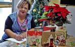 Maru aún felicita con postales