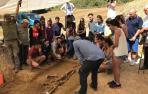 Exhumación de los restos mortales de una víctima del golpe de 1936.