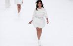 Penélope Cruz participa en el desfile homenaje a Karl Lagerfeld