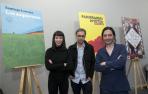 Desde la izquierda, Júlia Sardà, Harkaitz Cano y Santiago Lorenzo, ayer, con las portadas de sus libros, en el Museo de Navarra.