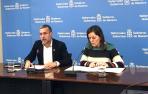 El vicepresidente Laparra y Gema Mañú, durante la presentacion del nuevo decreto de financiación de los Servicios Sociales de Base de Navarra.