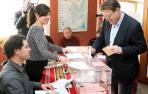 Ximo Puig rentabiliza el tirón del PSOE para retener la Comunidad Valenciana