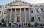 Sale del Congreso, entre aplausos, el féretro de Alfredo Pérez Rubalcaba