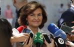 La vicepresidenta del Gobierno en funciones, Carmen Calvo, hace declaraciones a los medios.