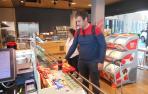 Los últimos clientes de la cafetería del aeropuerto de Noáin