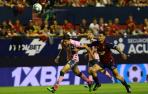 Duelo de alto voltaje entre Chimy Ávila y Marc Bartra