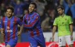 Rubén García celebra en 2014 el gol que marcó a Osasuna, el año del descenso, junto a su compañero Víctor. Detrás, Lolo.