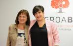 La candidata al Congreso de Geroa Bai, María Solana Arana, y al Senado a Esther Cremaes Mayorga.
