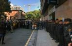Una concentración apoya en Pamplona a los policías desplegados en Cataluña y pide "contundencia" ante la violencia