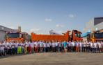 La plantilla de Excavaciones Fermín Osés, de aniversario, posa en esta imagen de familia  en Estella.