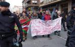 Once manifestantes a favor de los presos de Alsasua, escoltados en Calahorra