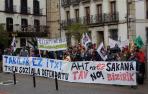Alsasua aunó ayer el “no” al TAV y al cierre de taquillas del tren