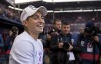 El Chimy Ávila, a pie de campo, antes de dar comienzo un partido reciente en El Sadar.