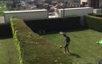 Ingenio rojillo en la cuarentena: Navas y Mérida juegan de jardín a jardín sin verse