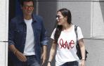 Albert Rivera sale del hospital al lado de Malú confirmando así que están juntos