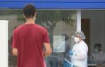 Sanidad realiza pruebas masivas de PCR en Peñíscola (Castellón) por el brote de Covid-19 en una discoteca.
