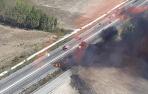 Camión ardiendo en la A-12 entre Zizur y Astráin