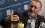 Así respondió Pérez-Reverte al tuit de un padre indignado