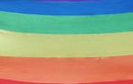 Un banco 'arcos iris' en Pamplona para apoyar al colectivo LGTBI
