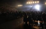 La asistencia de más de 4.000 personas al concierto de Raphael provoca críticas por las restricciones navideñas