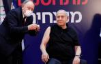 Netanyahu recibe la primera vacuna contra el coronavirus en Israel