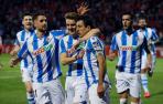 Mikel Oyarzabal celebra con sus compañeros el único gol del partido.