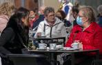 Fotos de las terrazas llenas en Jueves Santo en Navarra