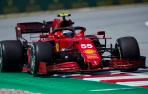 El piloto Carlos Sainz de Ferrari durante la primera tanda de entrenamientos libres del Gran Premio de España de Fórmula Uno que se disputa en el Circuito de Barcelona-Cataluña, en Montmeló