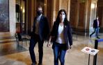 La secretaria general de ERC, Marta Vilalta, en los pasillos del Parlament donde ERC, JxCat y la CUP se han reunido.