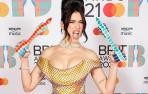 Dua Lipa, triunfadora absoluta de la colorida fiesta de los premios Brit