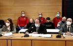 En primer término, los abogados de los acusados por el crimen de Cáseda y, detrás, los tres procesados.
